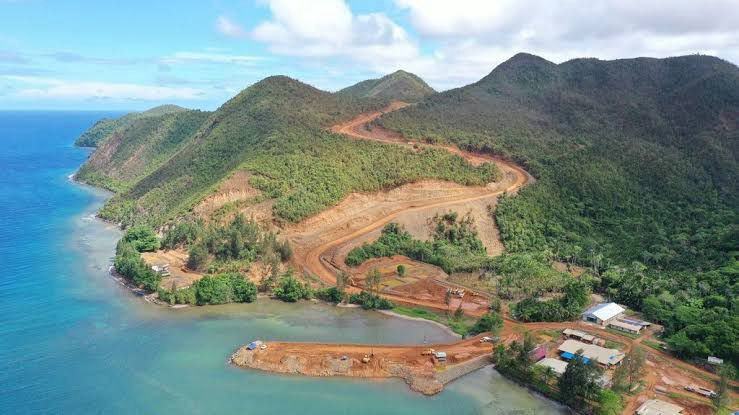 Raja Ampat: Surga Laut yang Terancam Tambang Nikel
